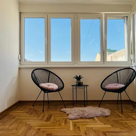 Ninana Apartment *