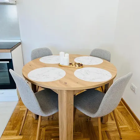 Ninana Apartment *